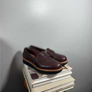 Clarks Artisan Women’s Size 8 1/2 Burgundy/Brown Leather Loafers